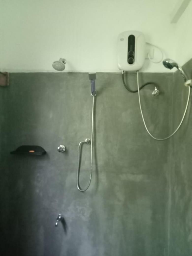 בית הארחה דיקוולה 	Piumi House מראה חיצוני תמונה